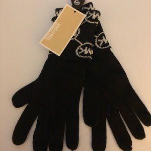 MICHAEL Michael Kors knit black gloves NWT
